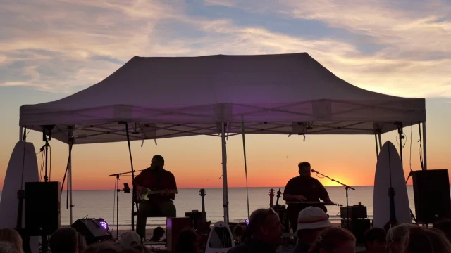 1 Live muziek Franck Et Damien Foto Mitch aan het strand